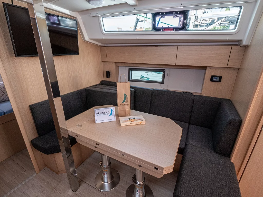 Bavaria C38 (Windchaser)  - 20