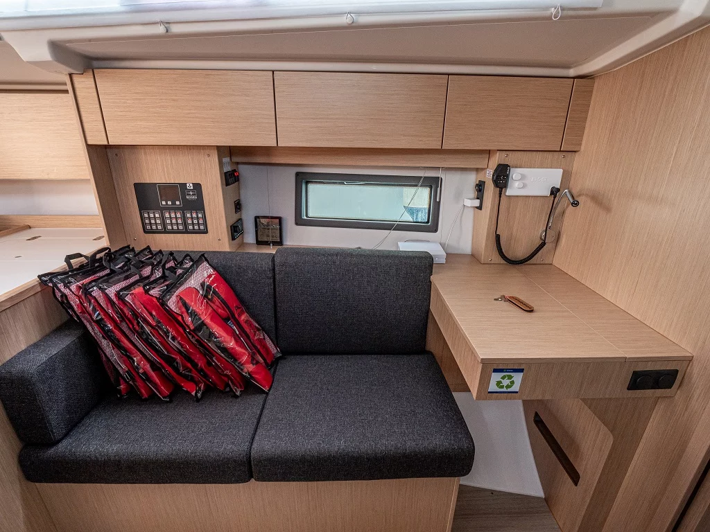 Bavaria C38 (Windchaser)  - 22