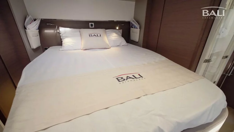 Bali 5.4 - 6 + 2 cab. (Bluemoon)  - 18