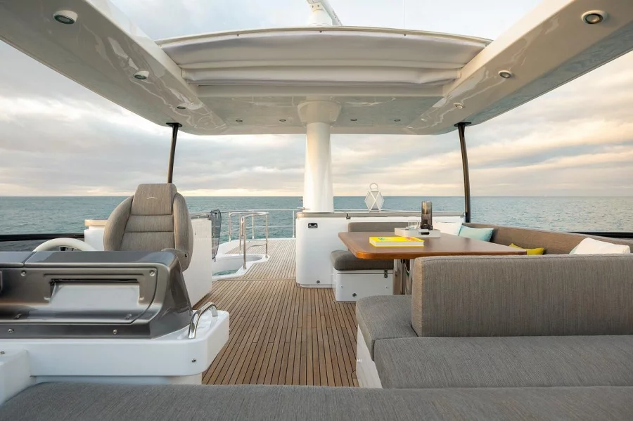 Azimut Magellano 66 (Amparito V)  - 7