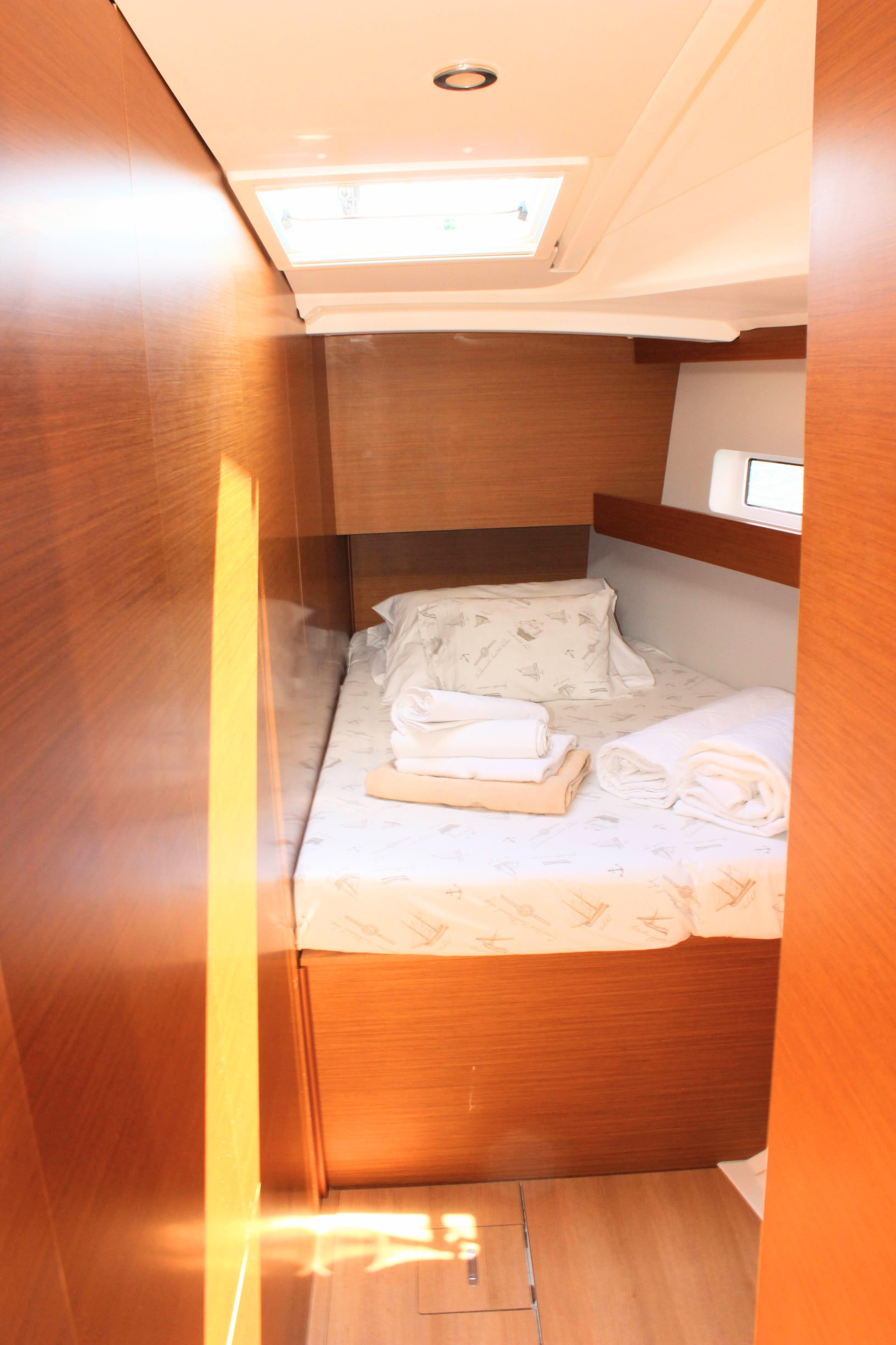 Sun Odyssey 490 - 4 + 1 cab. — photo 18