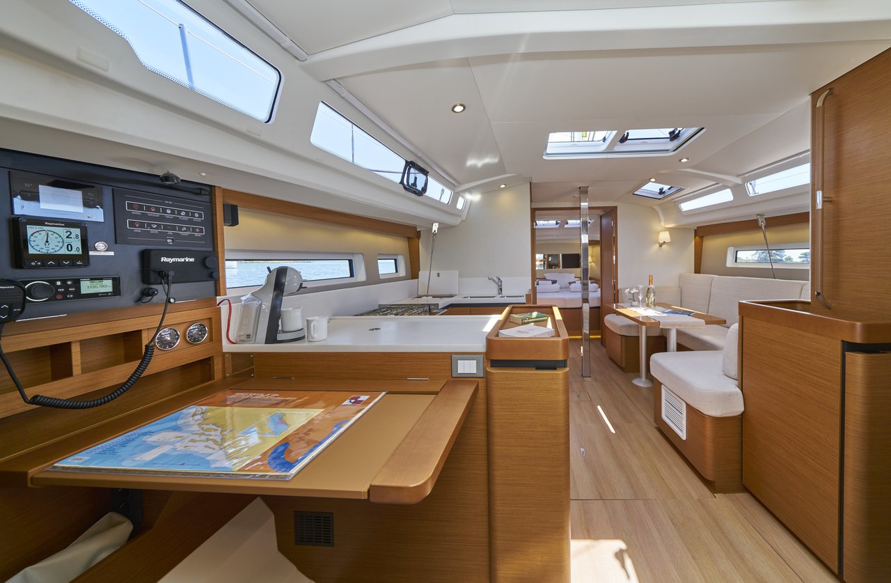 Photo #7 - Sun Odyssey 440 - 3 cab. (Lucia II) in Trogir - 39703