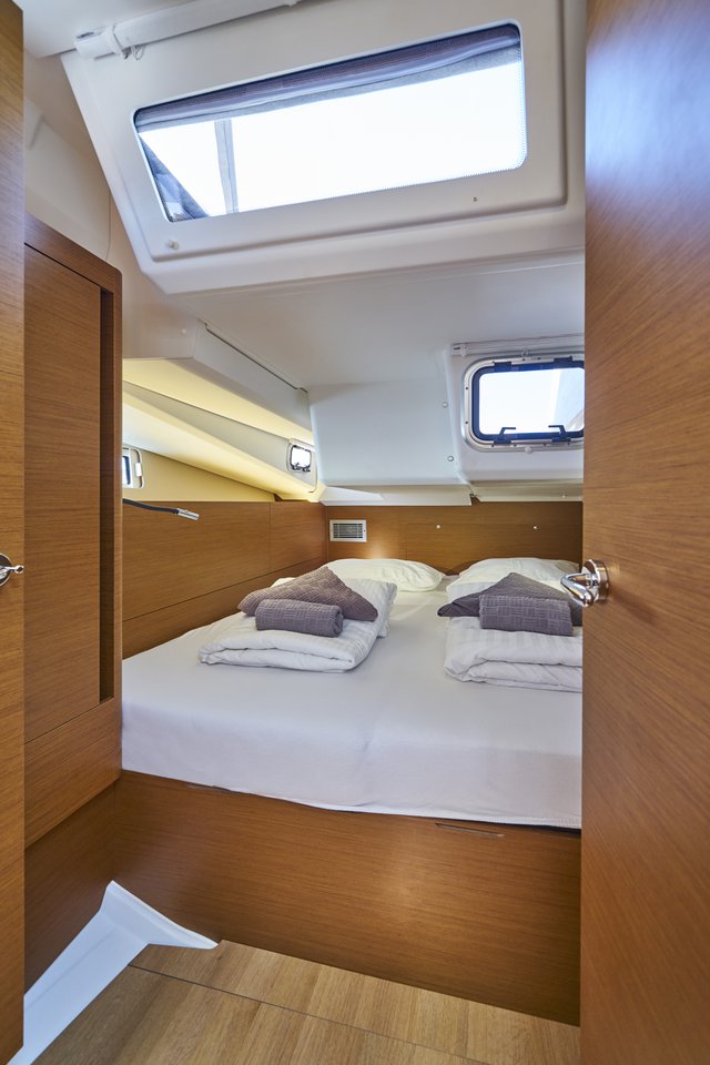 Photo #10 - Sun Odyssey 440 - 3 cab. (Lucia II) in Trogir - 39703