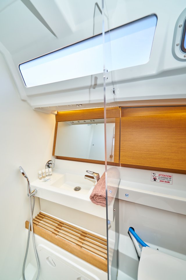 Photo #12 - Sun Odyssey 440 - 3 cab. (Lucia II) in Trogir - 39703
