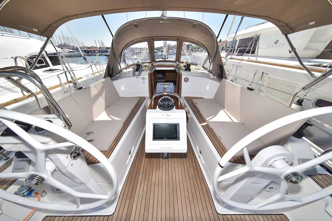 Bavaria Cruiser 37 - 2 cab. (White Pearl)  - 10