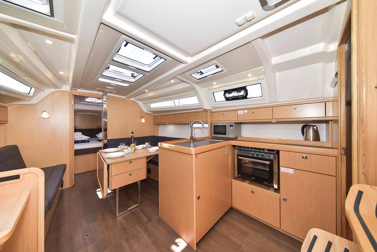 Photo #16 - Bavaria Cruiser 37 - 2 cab. (White Pearl) in Biograd - 39711