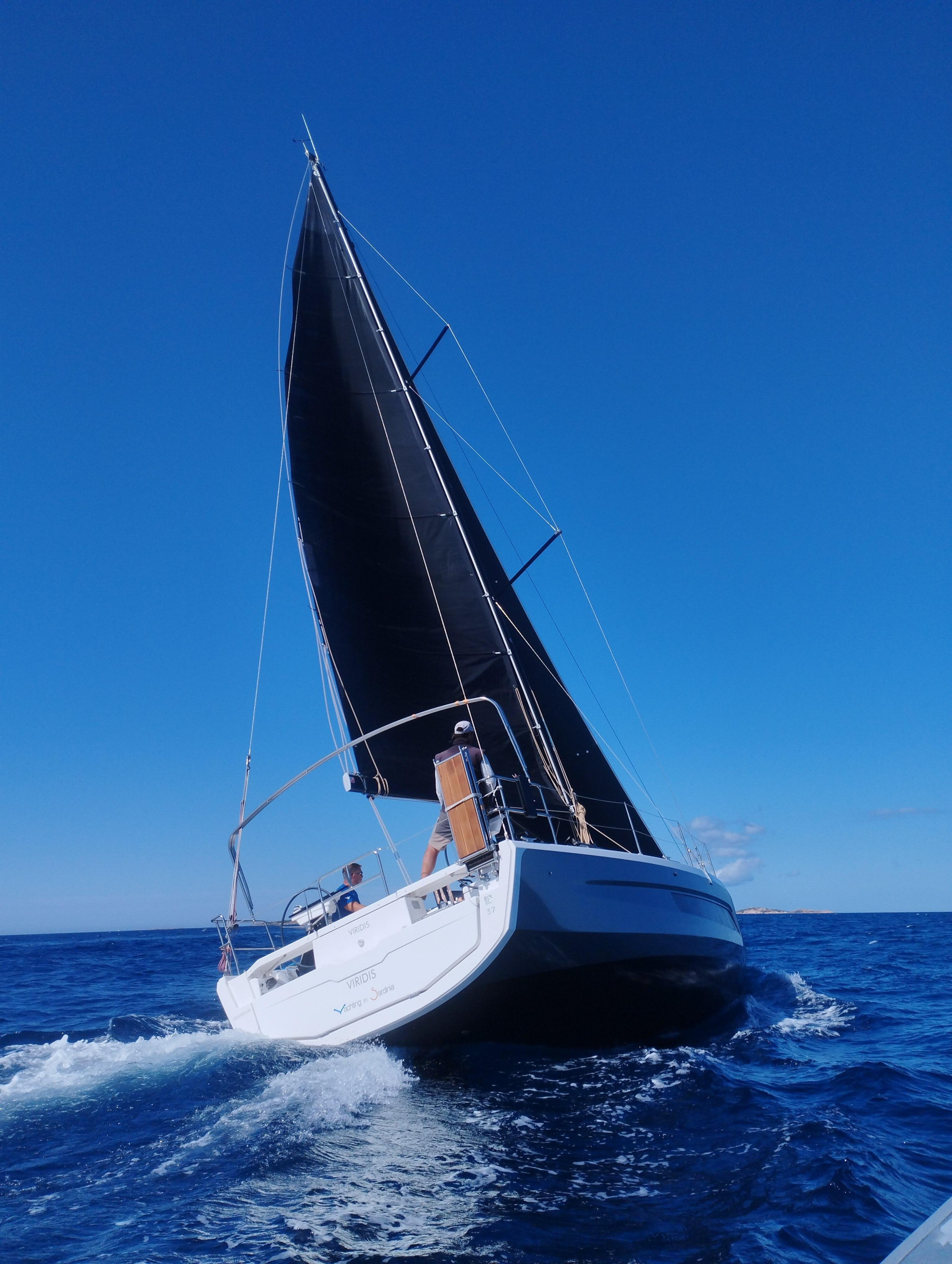 Photo #3 - Dufour 37 - 3 cab. (Viridis) in Portisco - 39743