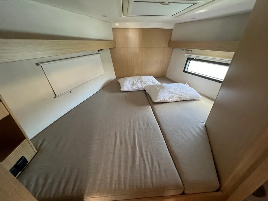 Bavaria C38 — photo 13
