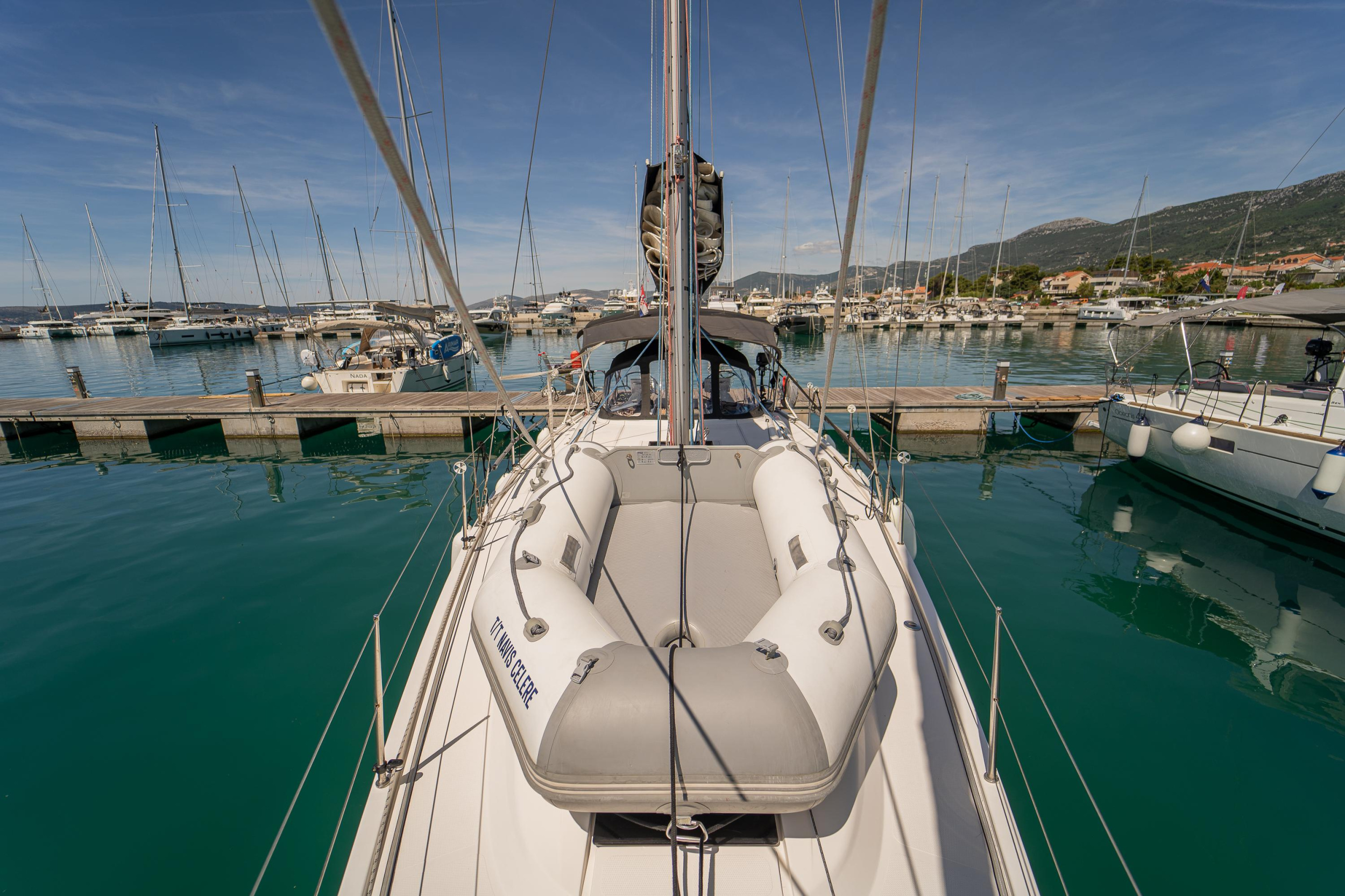 Salona 380 — photo 22