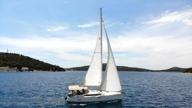 Sun Odyssey 389 (Amadeus)  - 2