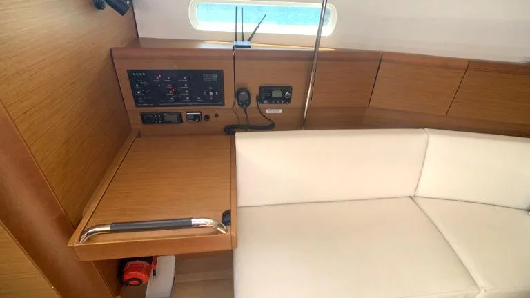 Sun Odyssey 389 (Amadeus)  - 11