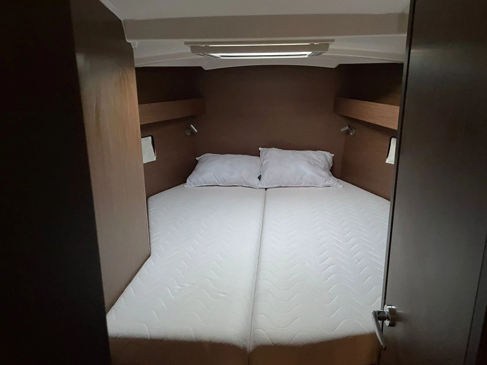 Oceanis 40.1 (Aurora)  - 9