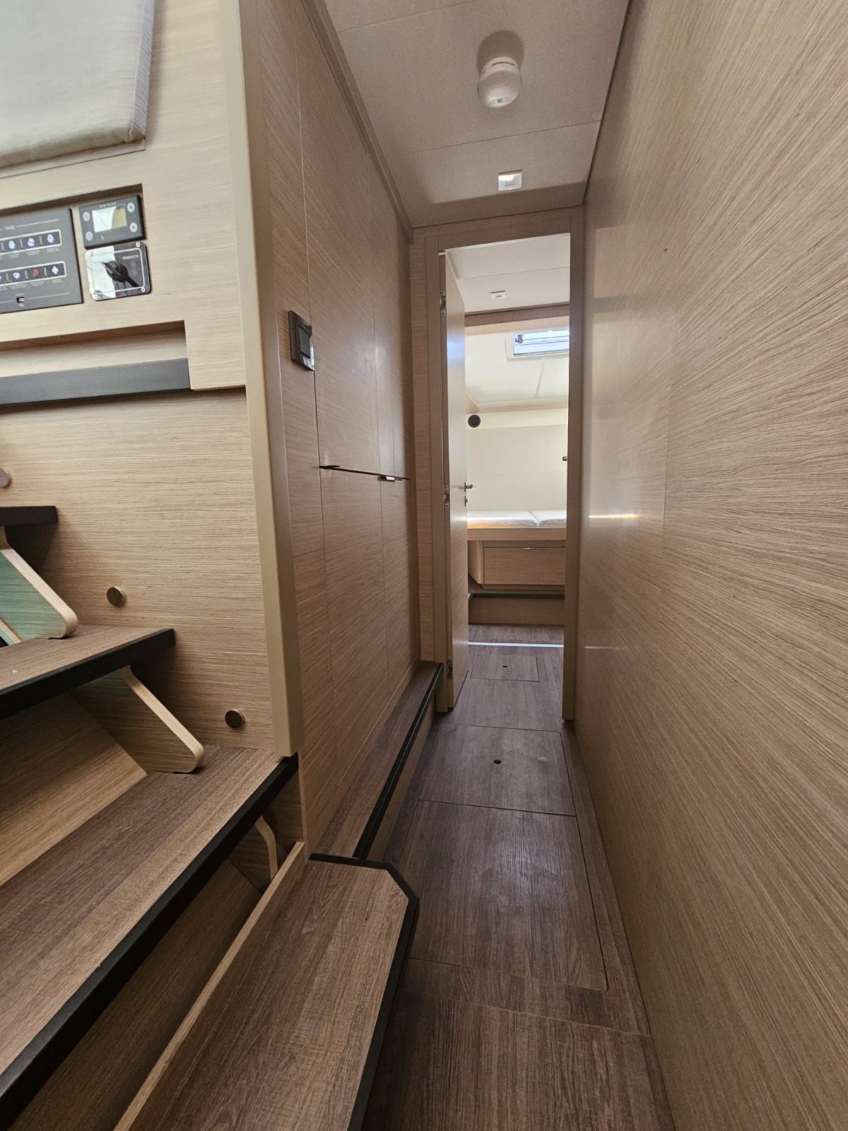 Lagoon 46 - 4 + 1 cab. — photo 9