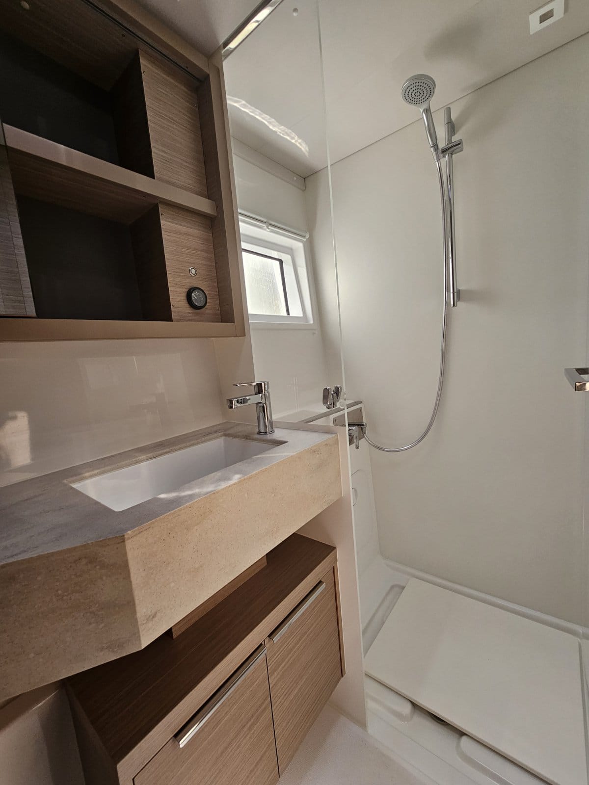 Lagoon 46 - 4 + 1 cab. — photo 12
