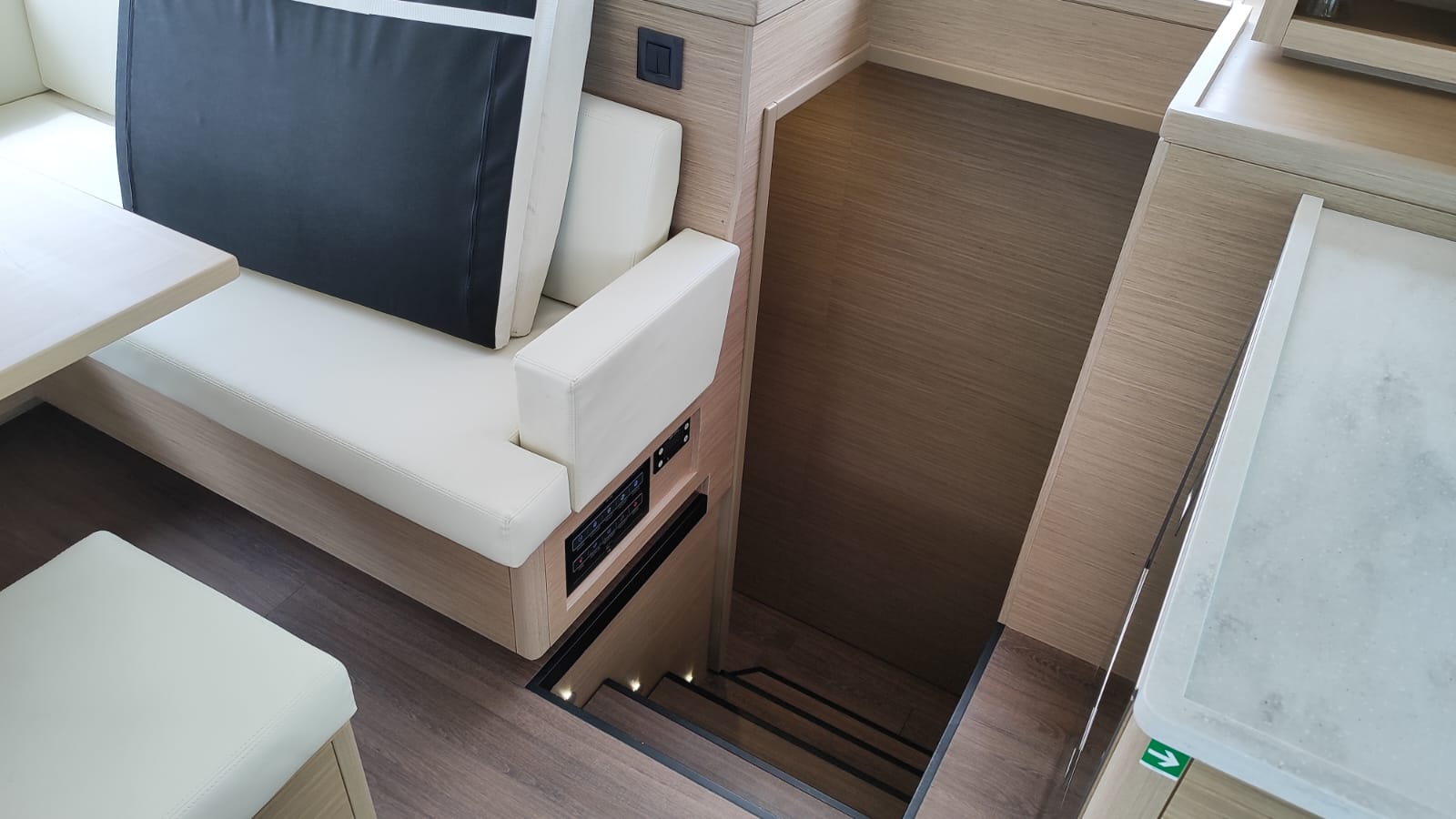 Lagoon 46 - 4 + 1 cab. — photo 5