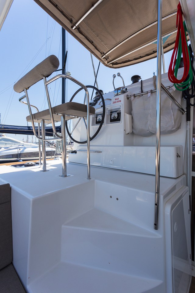 Photo #7 - Lagoon 400 S2 - 4 + 2 cab. (Sunshine) in Split - 39959