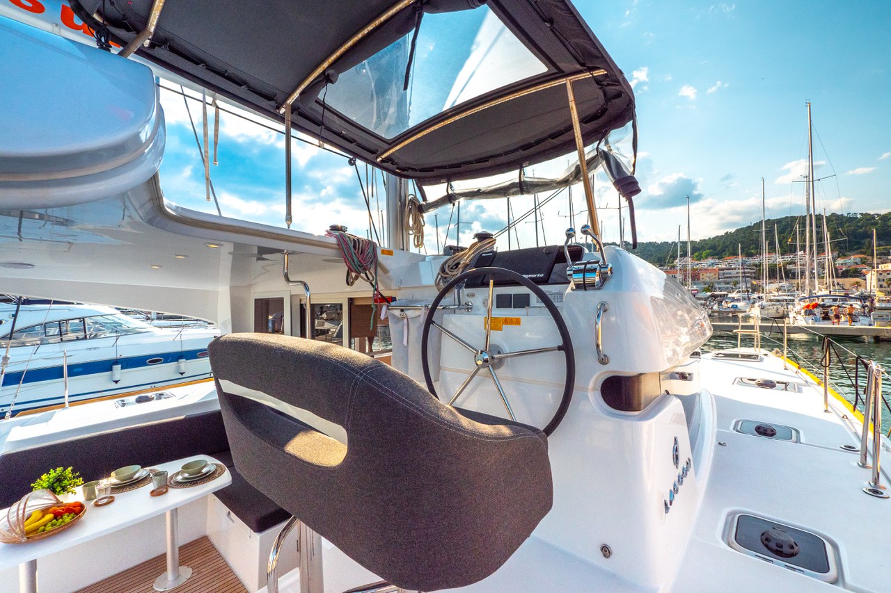 Photo #8 - Lagoon 40 - 4 + 2 cab (Osprey) in Split - 39963