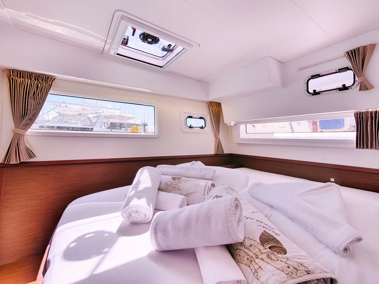 Lagoon 42 - 4 + 2 cab. (Sea Voyager)  - 22