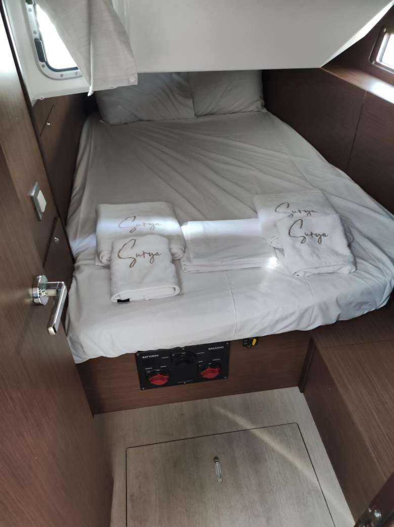 Photo #4 - Oceanis 40.1 (Surya) in Corfu - 39968