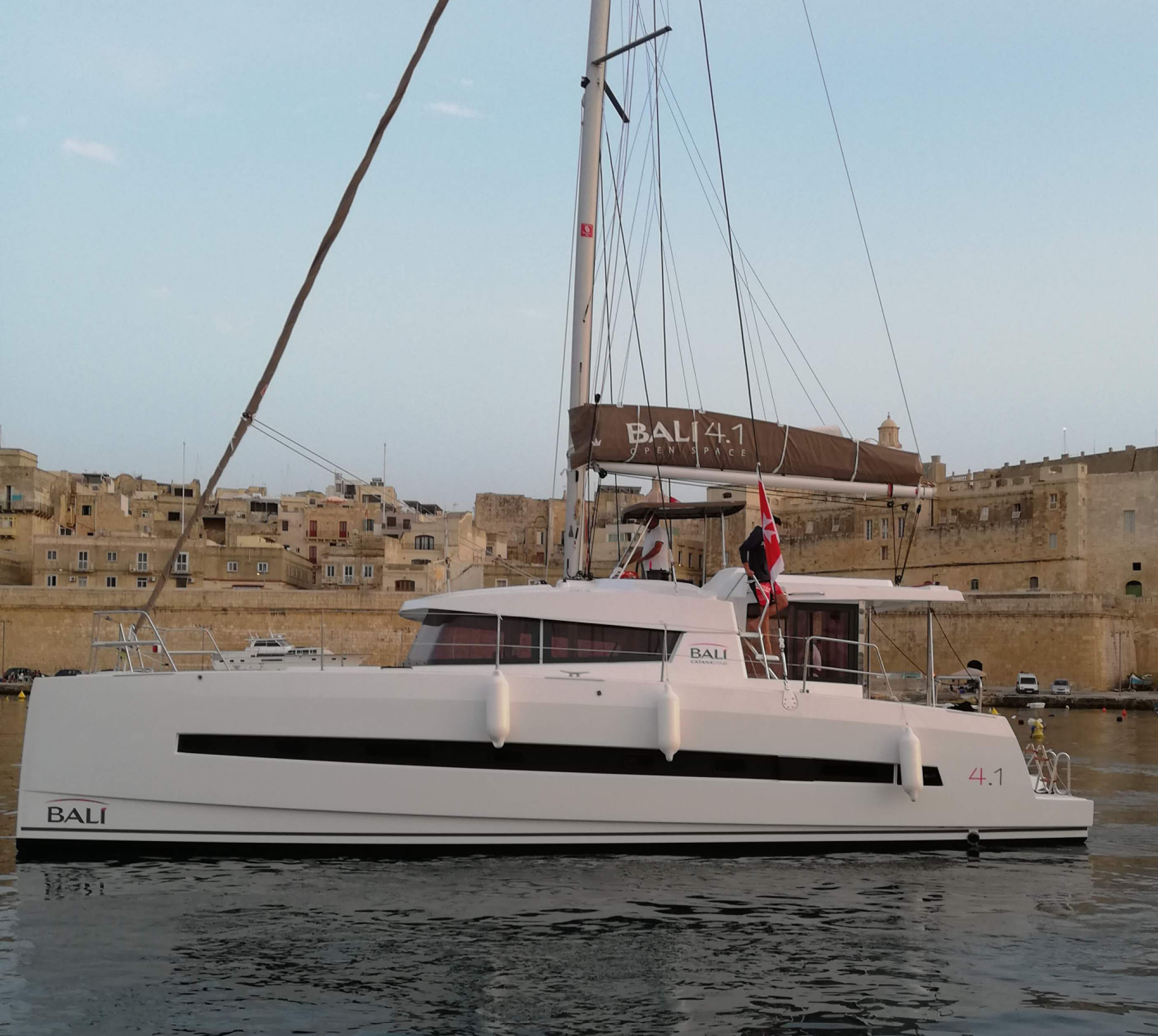 Photo #1 - Bali 4.1 - 4 cab. (ECONOMY) en Kalkara - 39994