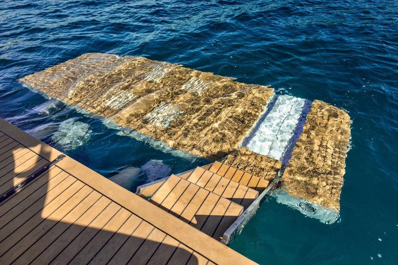 Galeon 420 Fly (Amber Blue)  - 15