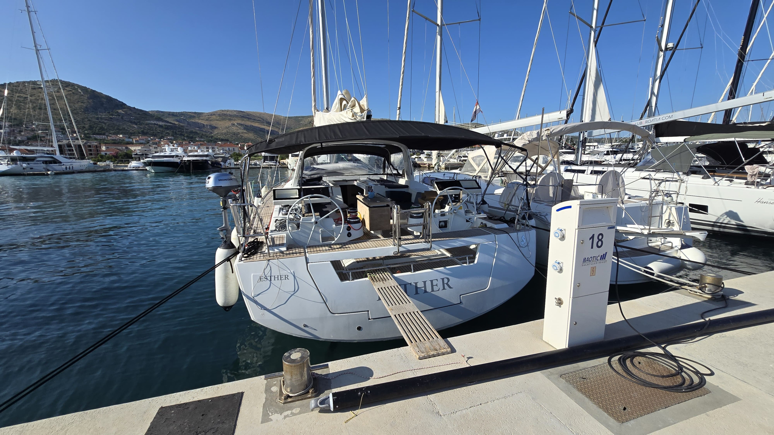 Photo #3 - Oceanis 55 - 4 + 1 cab. (Esther) en Trogir - 40012