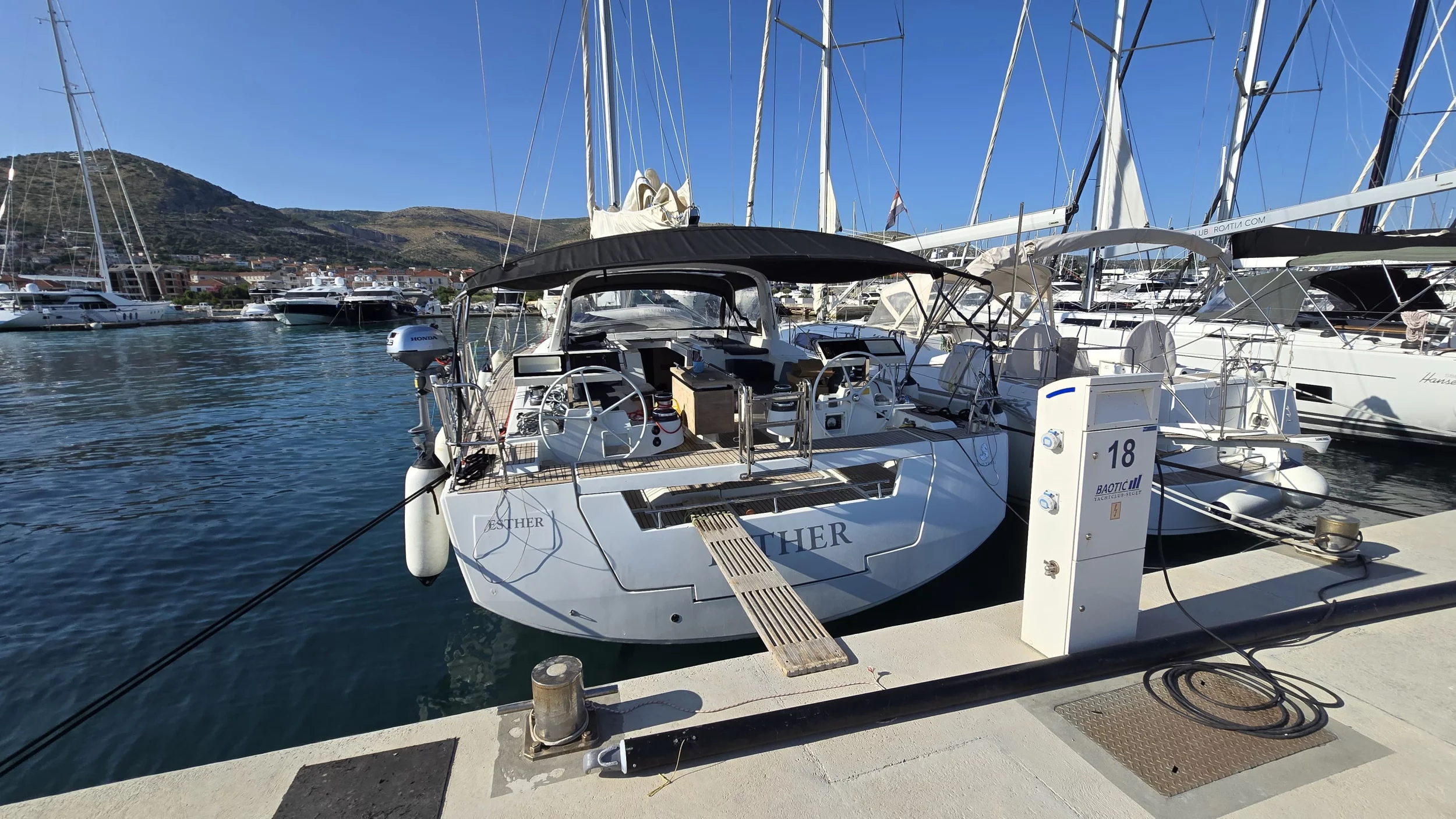 Oceanis 55 - 4 + 1 cab. (Esther)  - 2