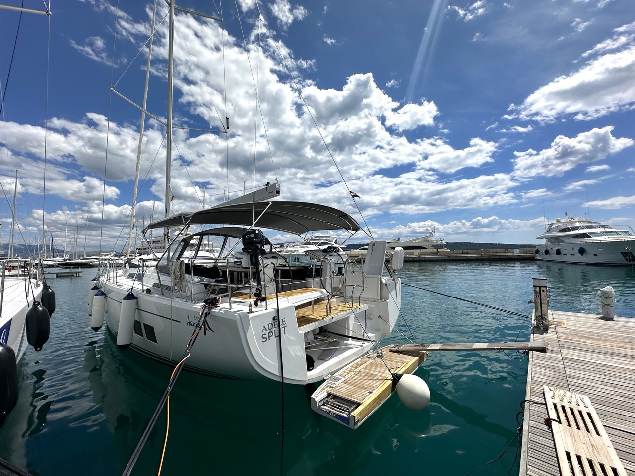 Photo #1 - Hanse 548 - 5 + 1 cab. (Adele) in Trogir - 40013