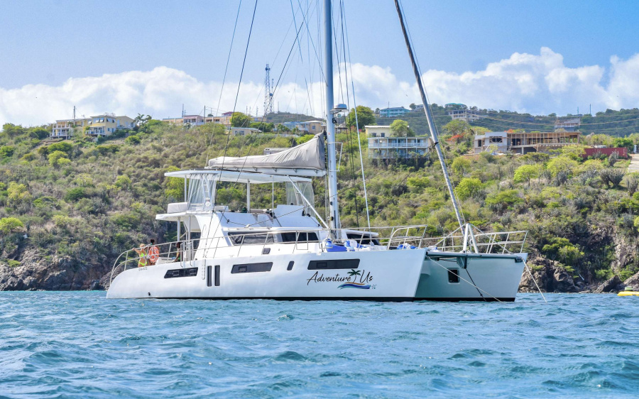 Photo #3 - Majestic 570 Fly - 5 cab. (Adventure Us) in St. Thomas - 40028
