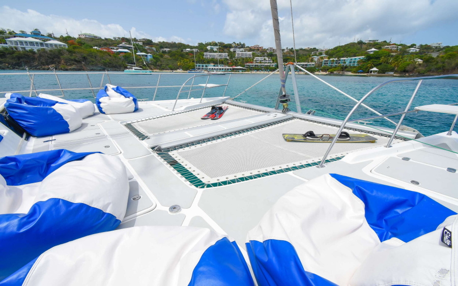 Photo #5 - Majestic 570 Fly - 5 cab. (Adventure Us) in St. Thomas - 40028