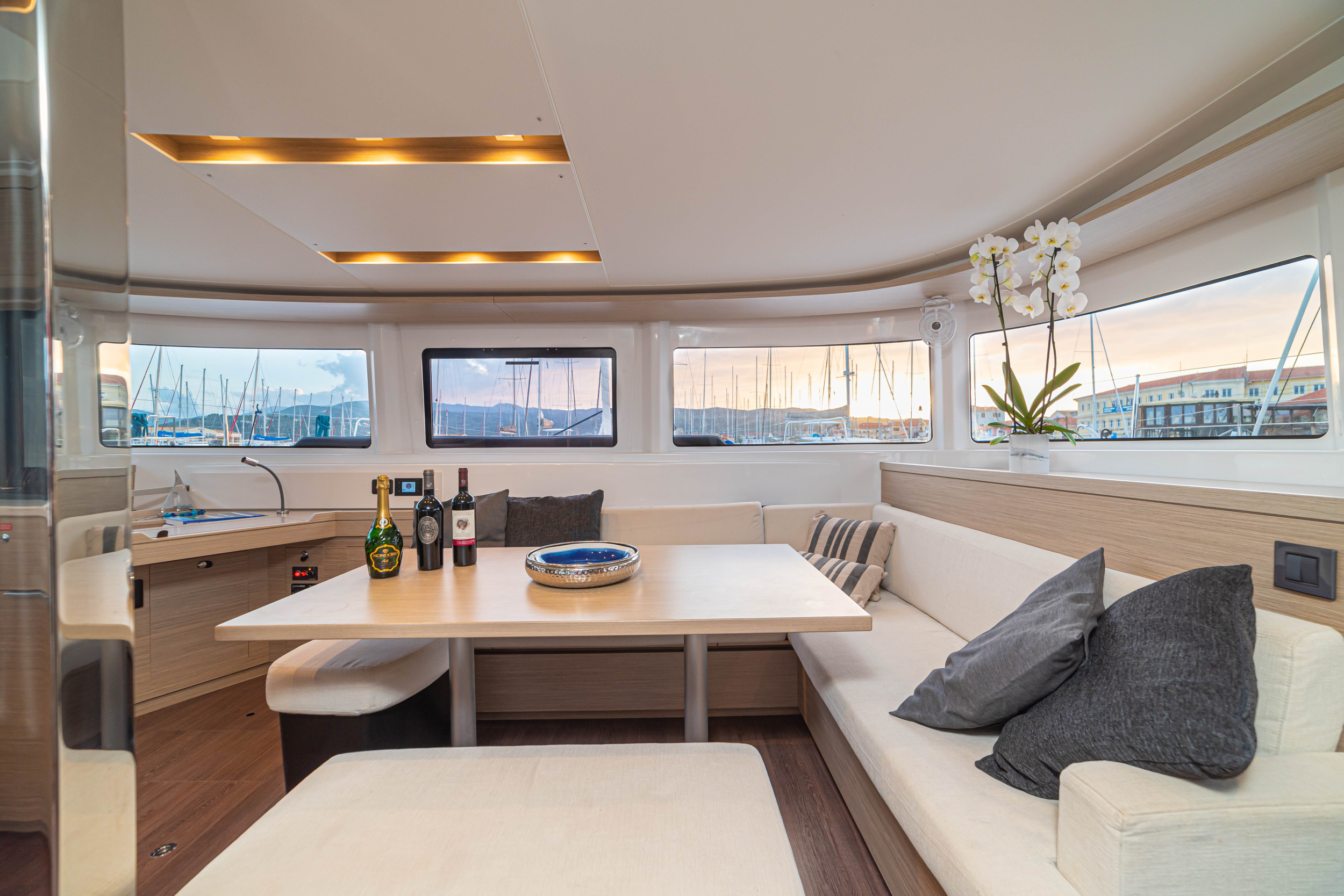 Lagoon 46 - 4 + 2 cab. — photo 13