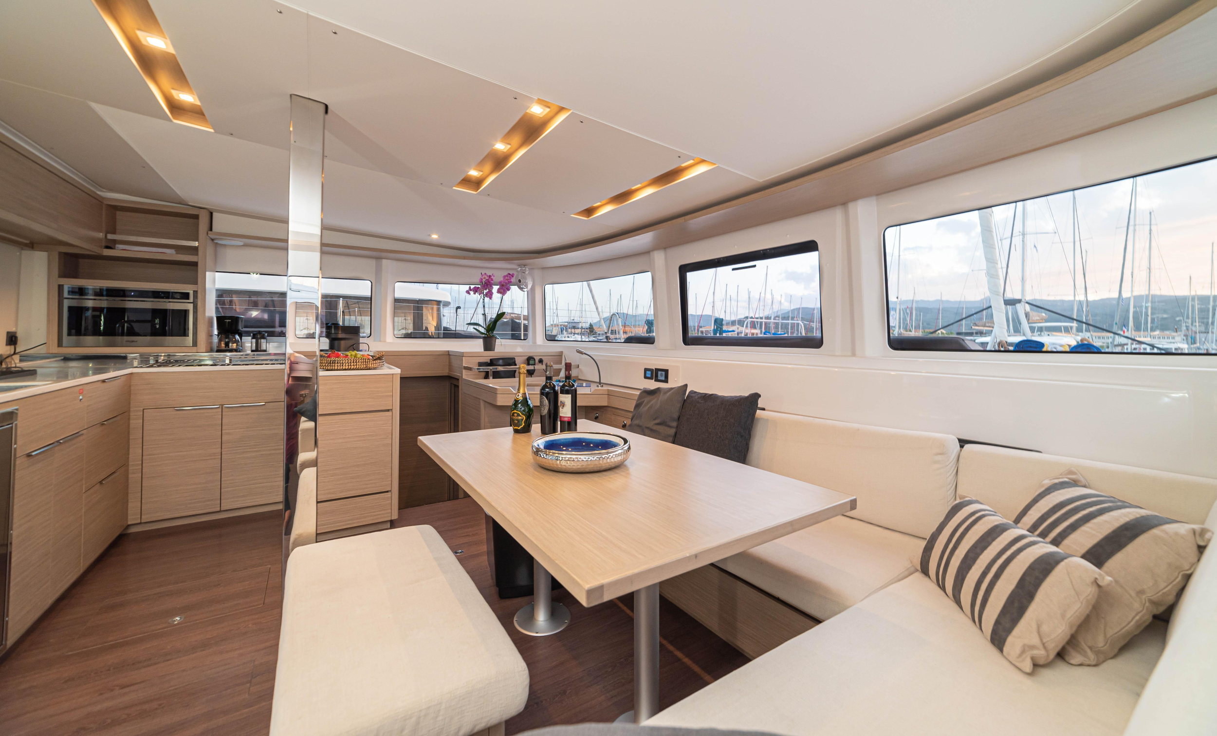 Lagoon 46 - 4 + 2 cab. — photo 14