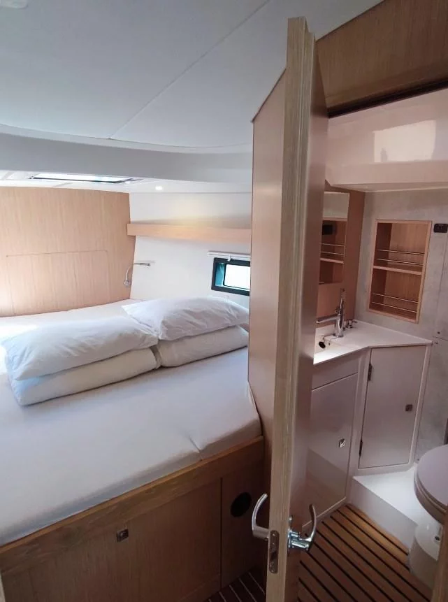 Bavaria C42 (Gala)  - 17