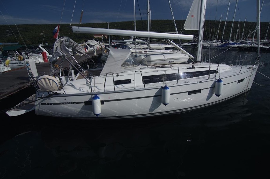 Photo #3 - Bavaria Cruiser 37 - 3 cab. (Jugo) in Krk - 40118