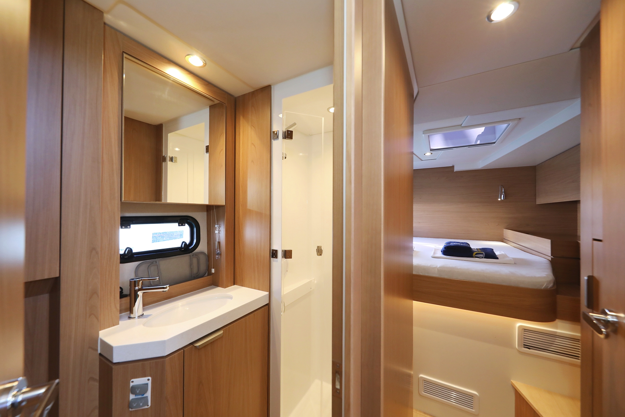 Photo #8 - Bali 4.6 - 4 + 1 cab. (Brain) en Vodice - 40154