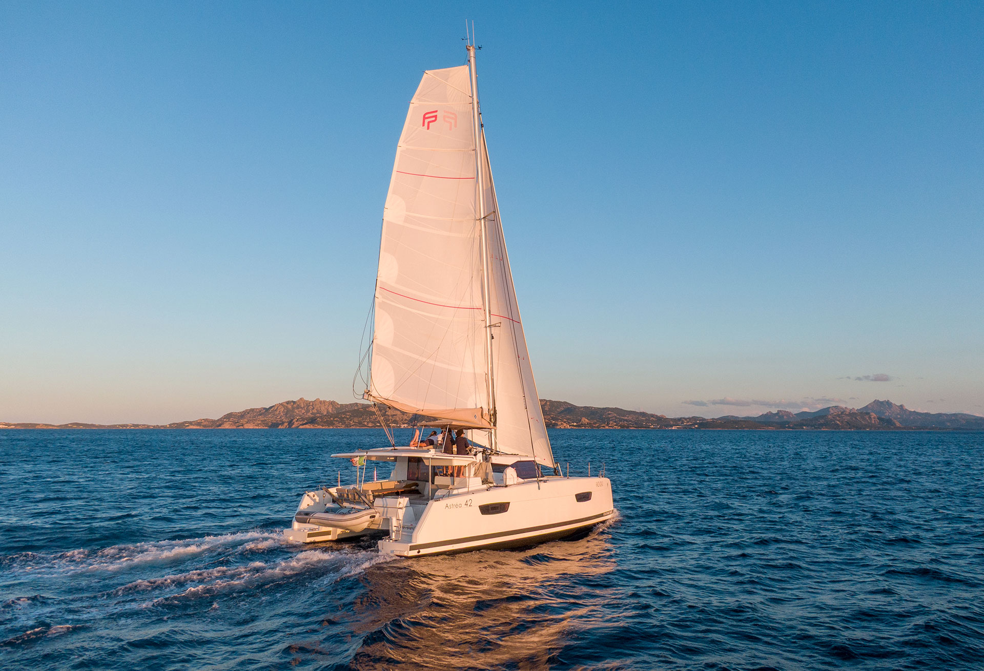 Photo #1 - Fountaine Pajot Astrea 42 - 4 + 1 cab. (Agitation) in Cannigione - 40159