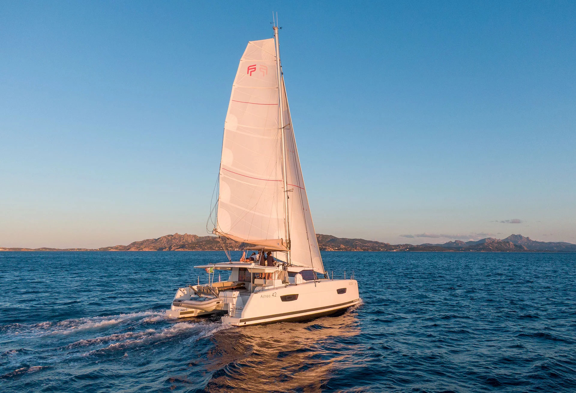 Fountaine Pajot Astrea 42 - 4 + 1 cab. (Agitation)  - 0