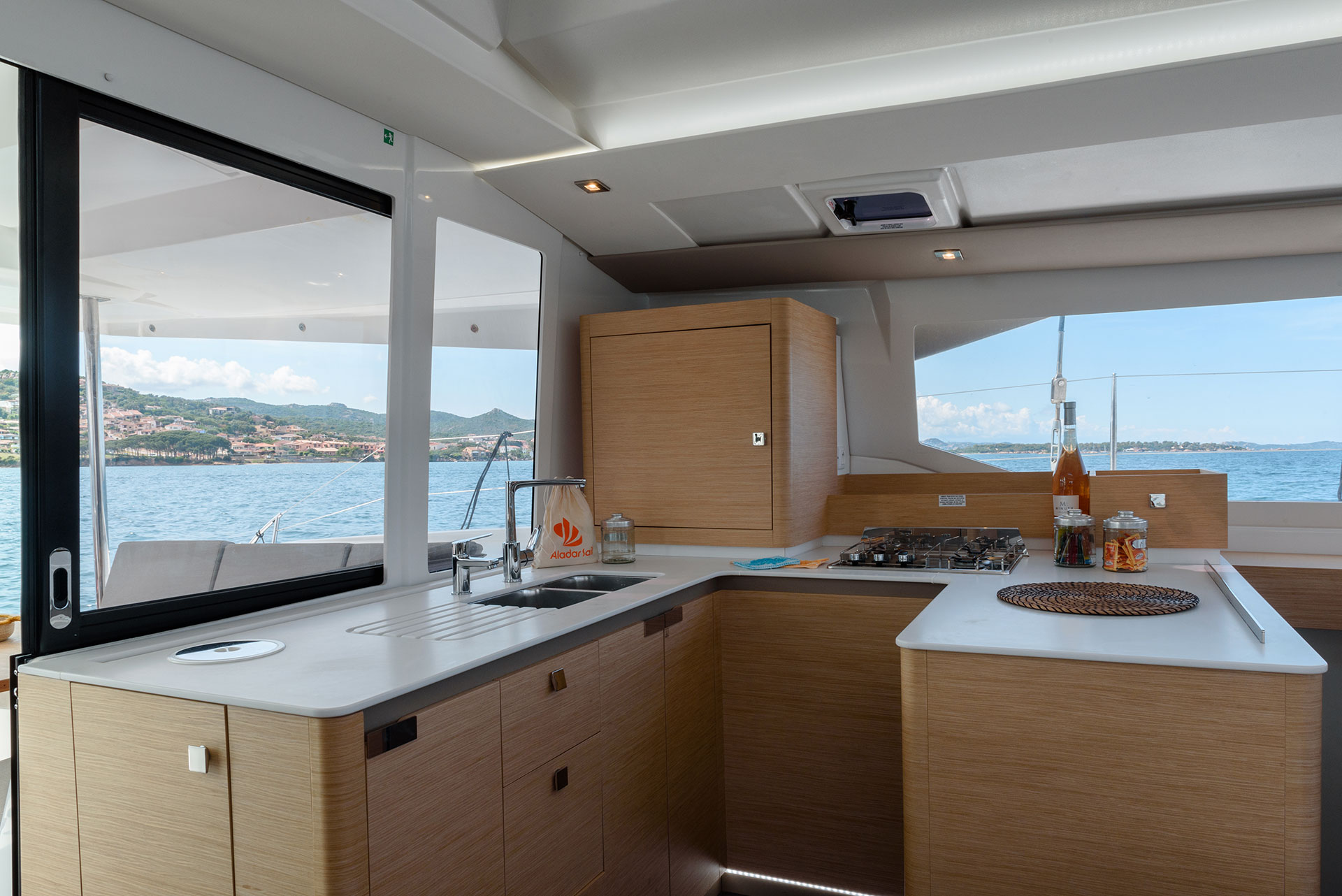 Photo #9 - Fountaine Pajot Astrea 42 - 4 + 1 cab. (Agitation) in Cannigione - 40159
