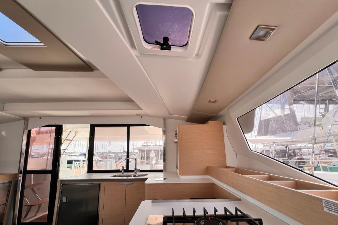 Photo #12 - Fountaine Pajot Elba 45 - 4 + 1 cab. (Nami) in Salerno - 40162