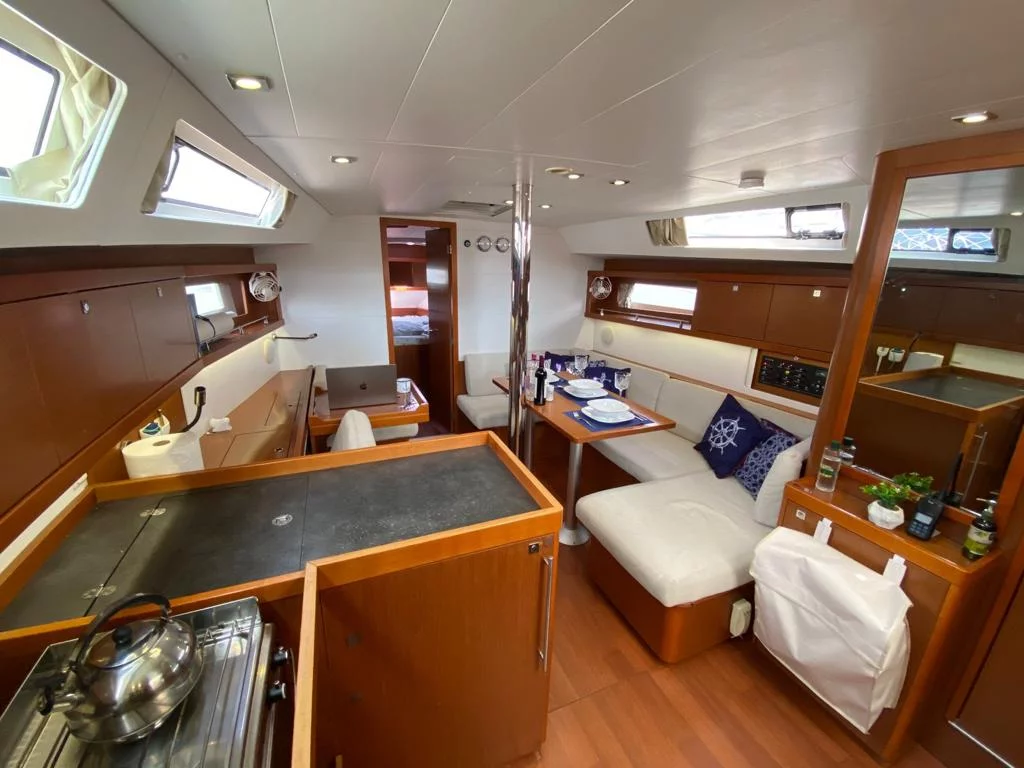 Oceanis 41 (Tina)  - 8