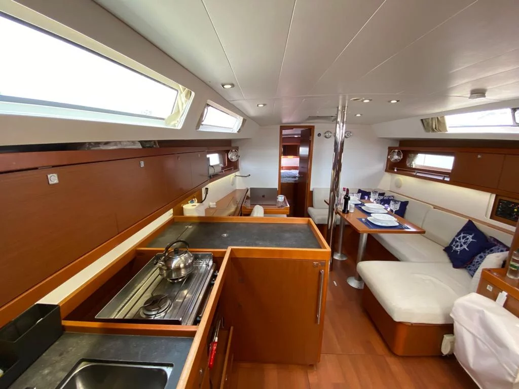Oceanis 41 (Tina)  - 11