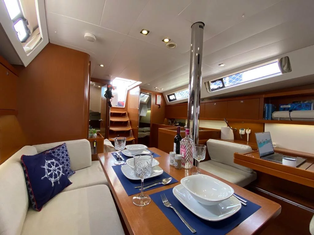 Oceanis 41 (Tina)  - 12