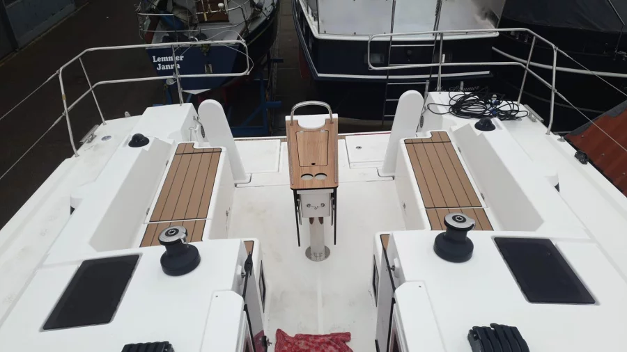 Bavaria C42 (Blue Eyes)  - 2