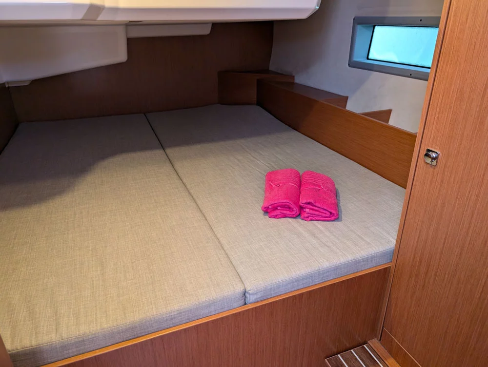 Bavaria C42 (Blue Eyes)  - 11