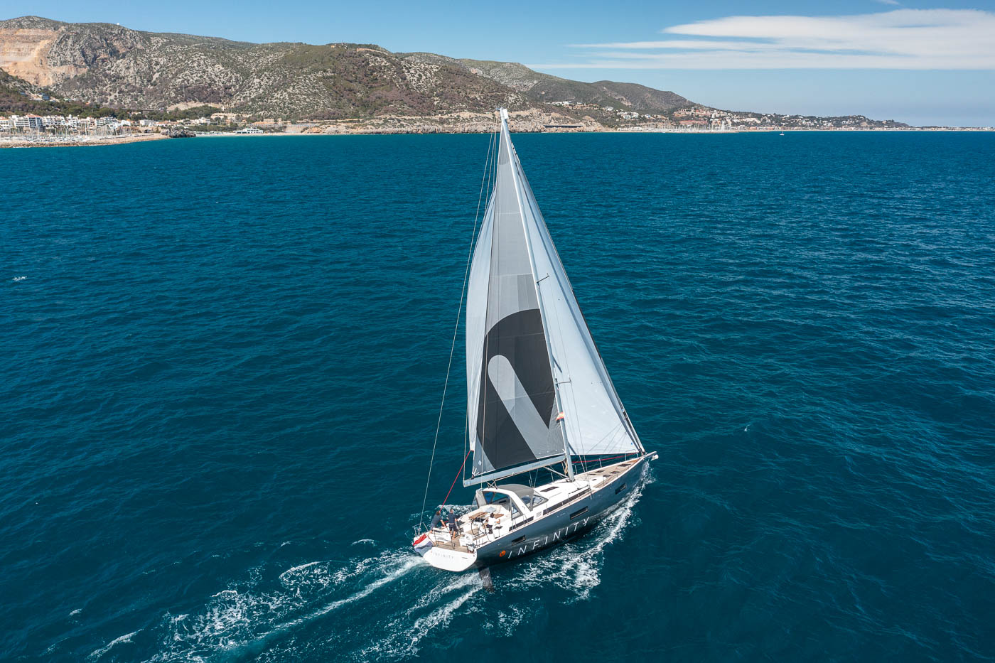Photo #1 - Oceanis 60 - 3 + 1 cab. (Infinity) in Kastela - 40229