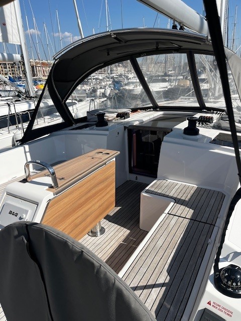 Bavaria C42 — photo 4