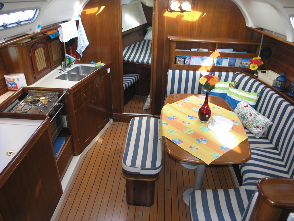 Photo #4 - Oceanis Clipper 381 (Albatross) in Athen - 40317