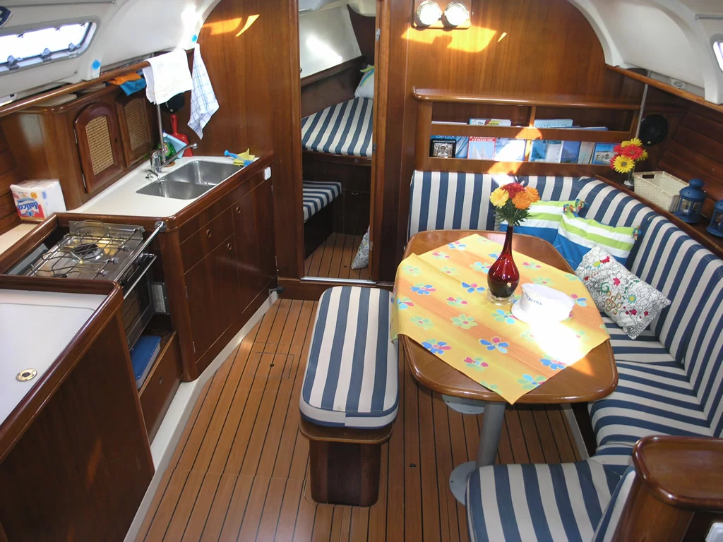 Oceanis Clipper 381 (Albatross)  - 3