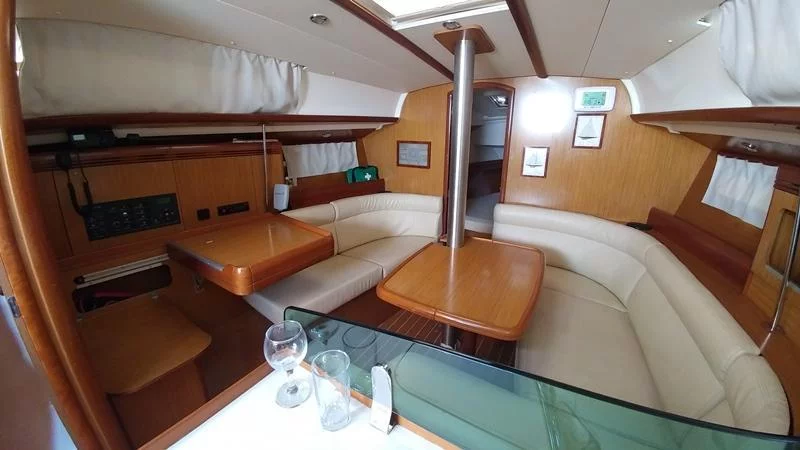 Sun Odyssey 36i (Katrina)  - 12