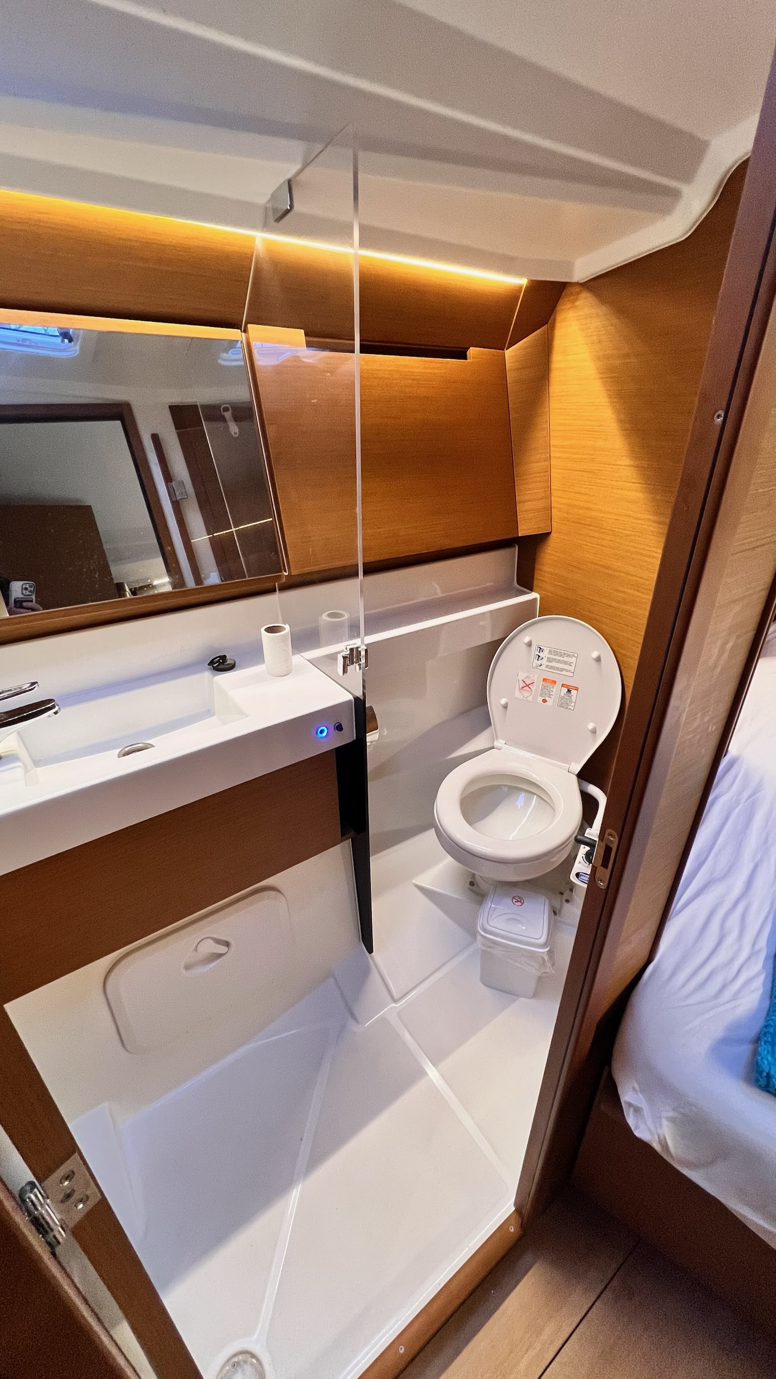 Photo #15 - Sun Odyssey 410 - 3 cab. (Pelora) in Marmaris - 40392